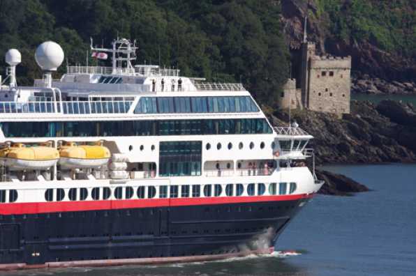 14 September 2022 - 14:59:26

------------------------
Cruise ship Maud departs from Dartmouth